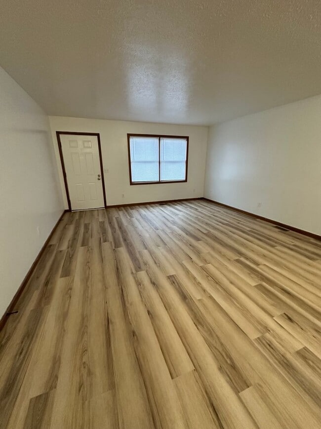 Photo - 999 Spring Crossing Dr Unidad 999-B