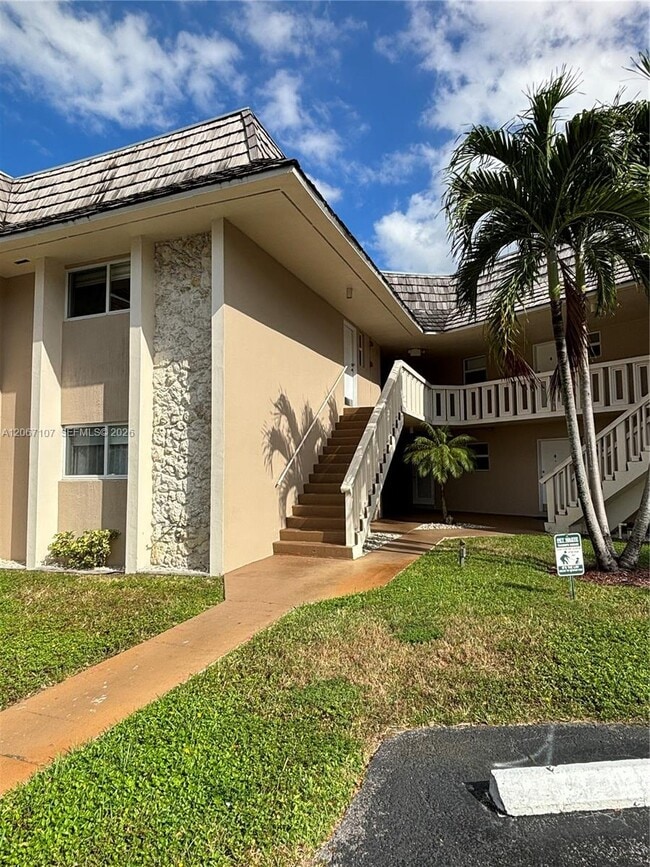 Building Photo - 7470 Miami Lakes Dr Unit B208