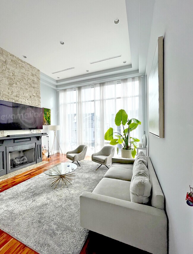 Photo - 760A Undercliff Ave