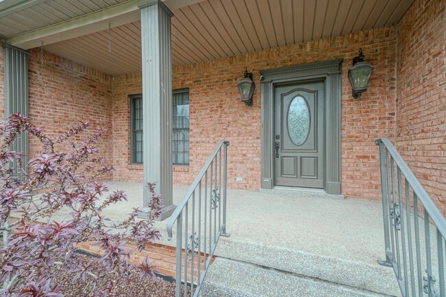 Photo - 107 Geers Ct