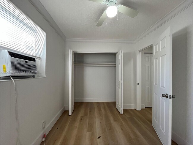 Photo - 6301 SW 20th St