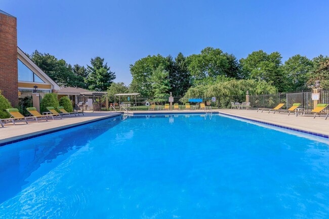 Building Photo - Northwoods Apartments