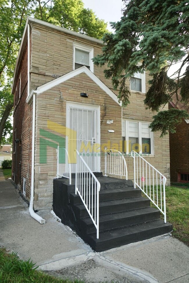 Building Photo - Updated 3-Bedroom Home with Finished Basement and Bonus Space