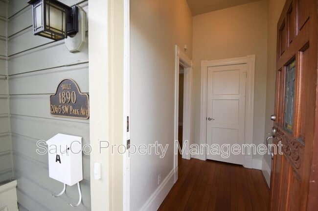 Photo - 2065 SW Park Ave Unit A