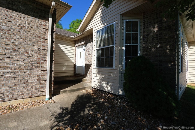 Photo - Greenwood Circle 4652/4654 Unit 4654