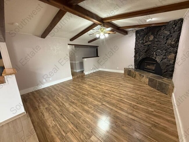 Photo - Beautiful 3 bedroom 2 bath brick home