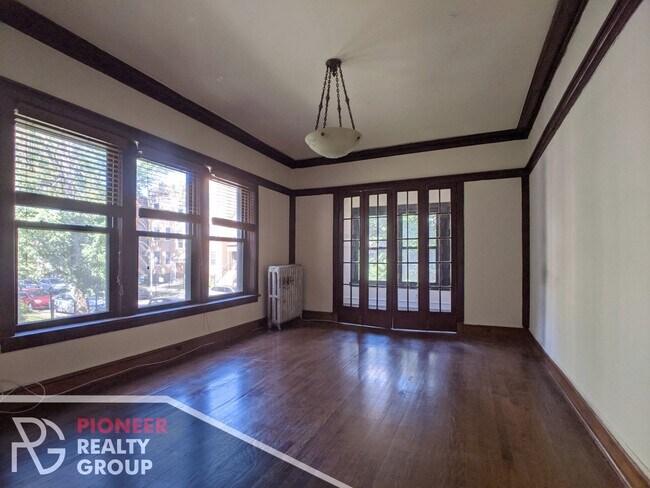 Photo - 2421 N Sawyer Ave Unit 2e