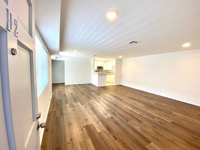 Photo - 3042 Livonia Ave