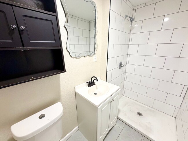 Photo - 100 First St