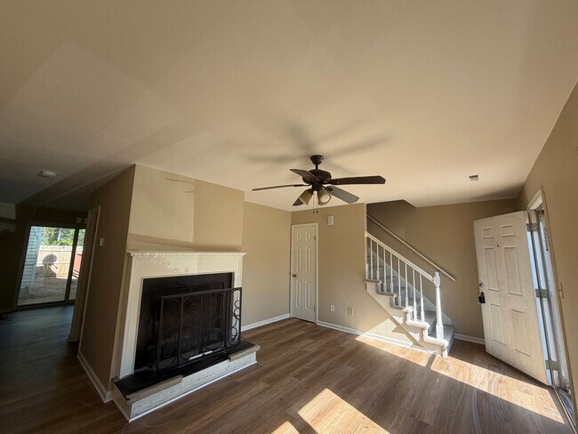 Photo - Georgetown Colony