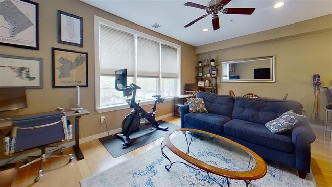 Building Photo - 1325 Adams St Unit 202