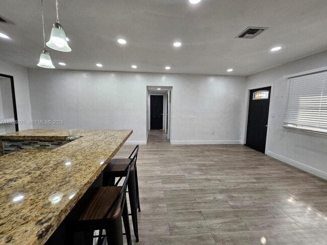 Photo - 19601 NE Miami Ct