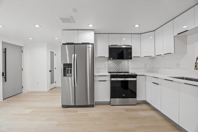 Photo - 2561 W Ave 30 Unit 11