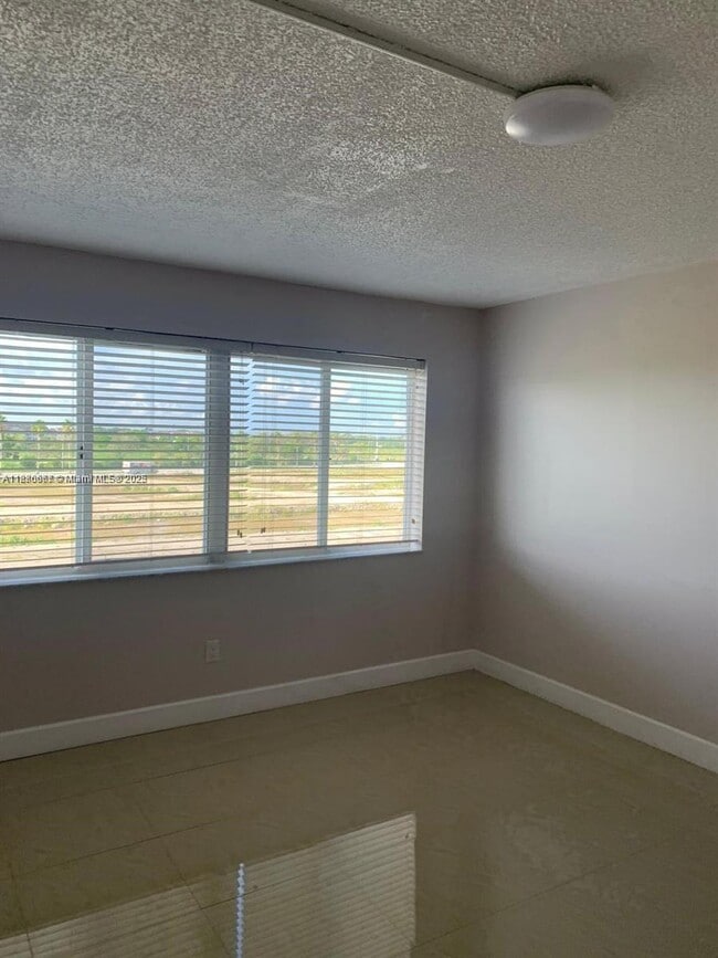 Building Photo - 14830 Naranja Lakes Blvd Unit A4F Rental