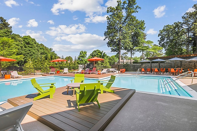 Exterior - Pool Area_04 - Elliot Gwinnett Place