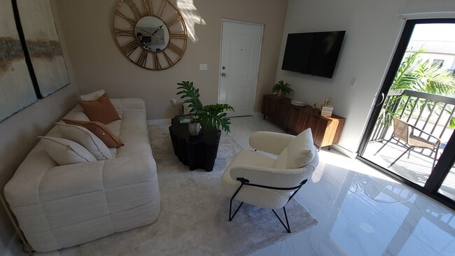 Building Photo - 923 E 28th St Unit B23