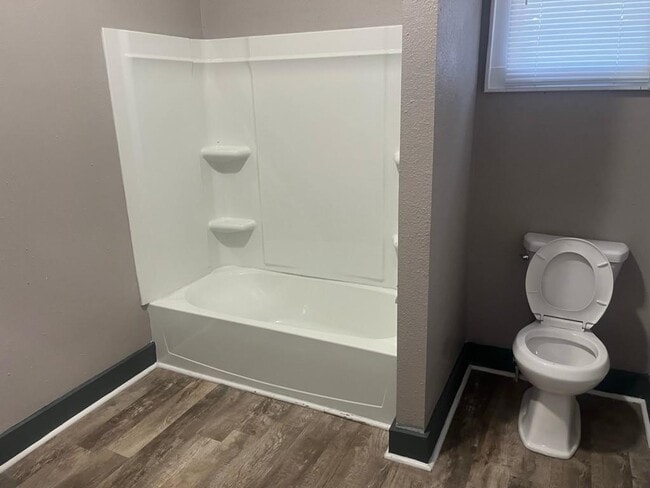 Photo - 618 Clarke St