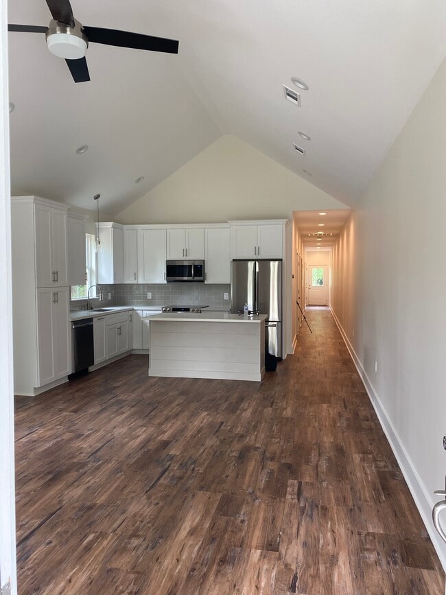 Photo - 450 S 1st St