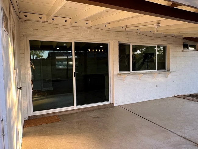 Photo - 2508 E Loyola Dr