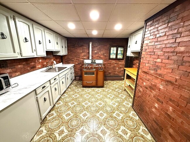 Photo - 612 Grand St Unit BH