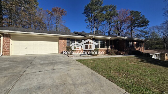 Building Photo - 3582 Cloudland Dr