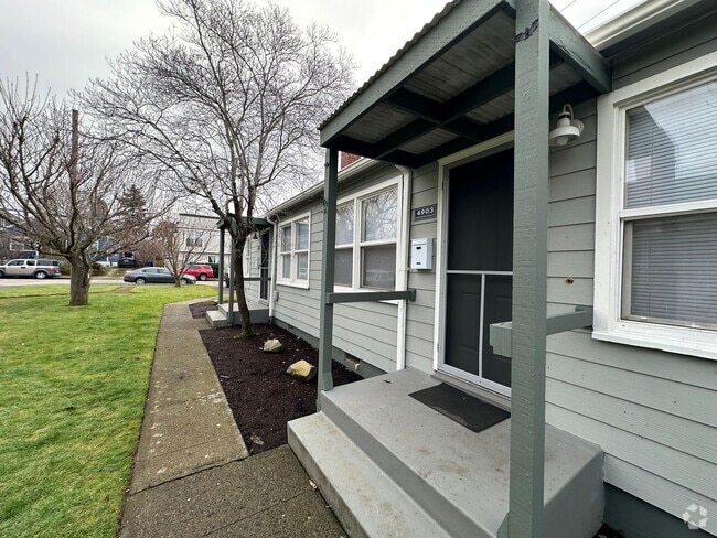 Building Photo - EL - Maryland Unit 4905 N MARYLAND AVE Rental
