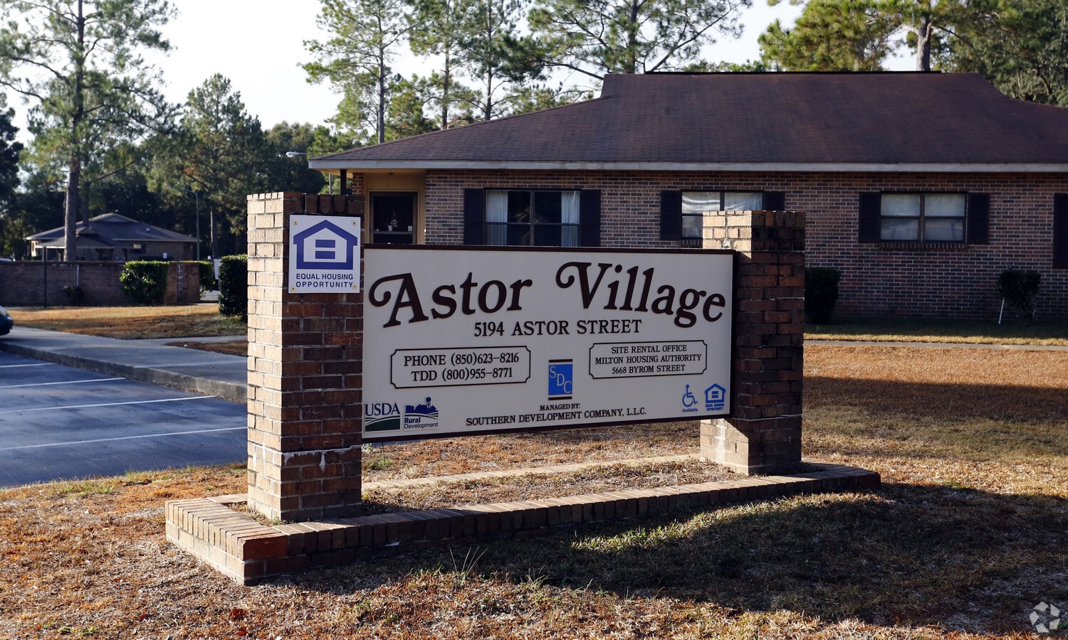 Photo - Astor Village