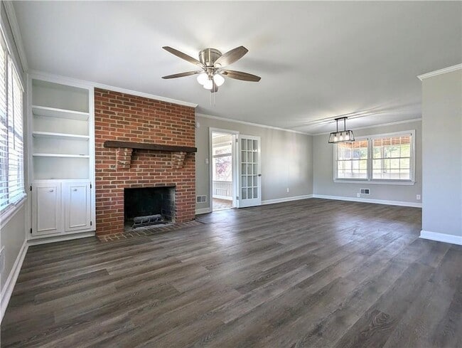 Photo - 970 Bridgegate Dr NE