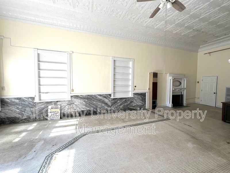 Photo - 112 NE 1st St