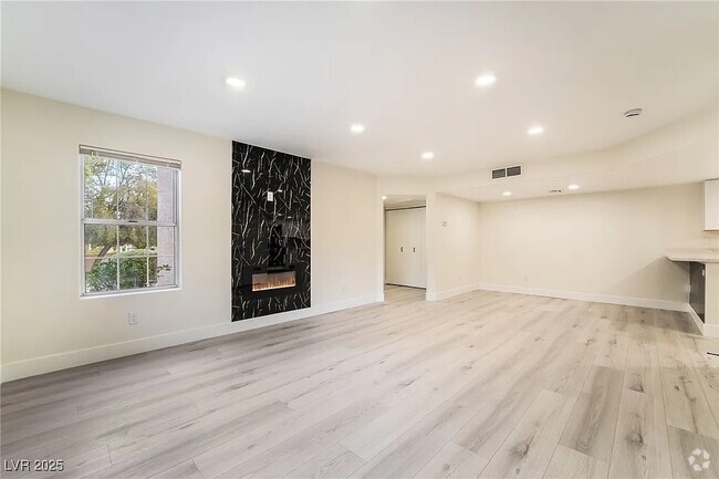 Building Photo - 9070 Spring Mountain Rd Unit 119 Rental