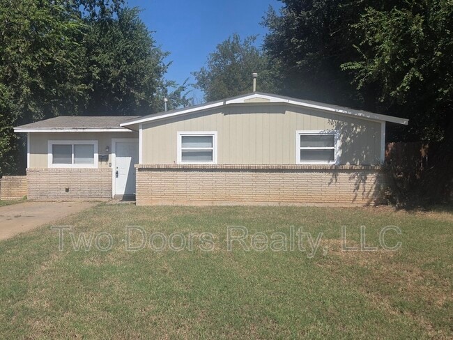 Photo - 405 Armstrong St