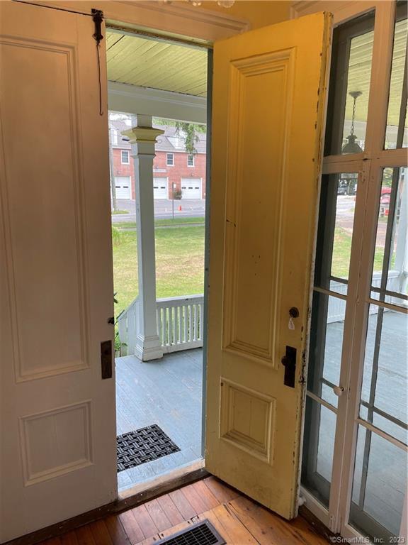 Photo - 33 W Main St