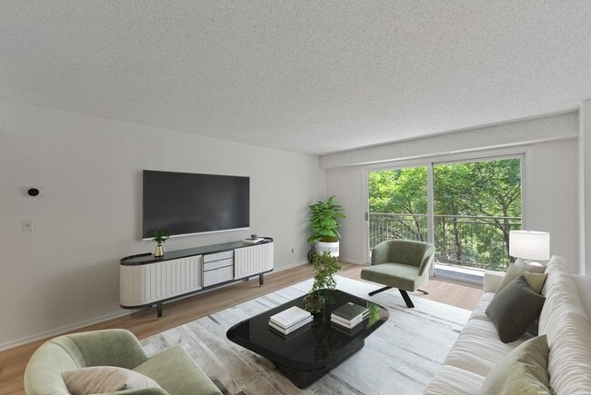 Photo - 210 W Grant St