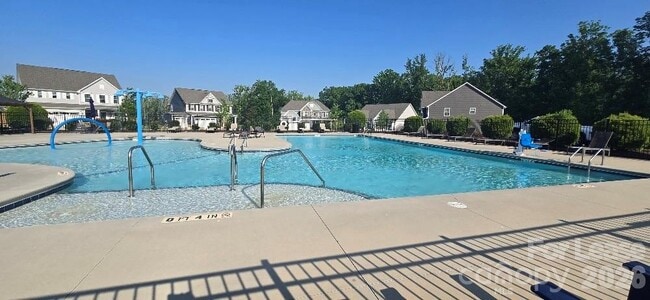 Photo - 5072 Moselle Ave