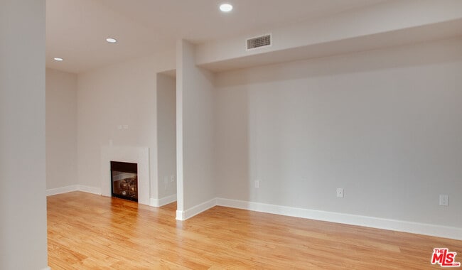 Photo - 340 Hauser Blvd Unit 4-430