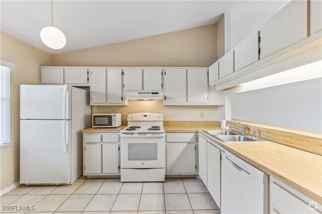 Building Photo - 9305 Lake Park Dr Unit 204 Rental