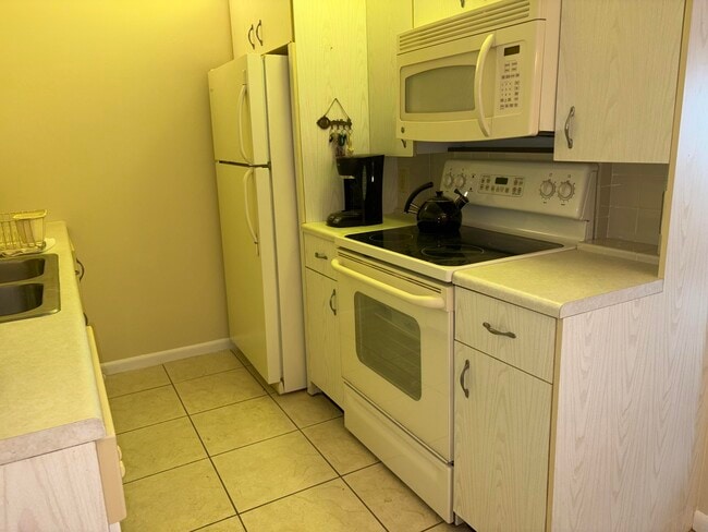 Photo - 4049 Cornwall C Unit 4049 C