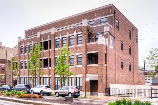 Building Photo - 2730 N Ashland Ave Rental