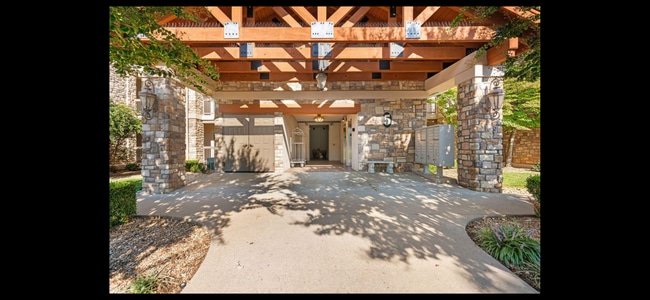 Building Photo - 250 Lakewood Dr Unit 5205
