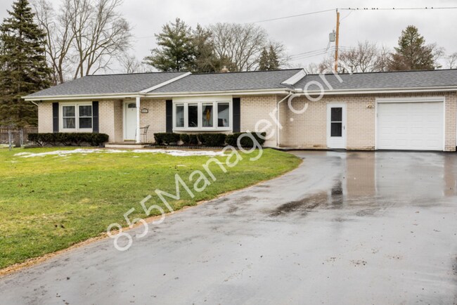 Photo - Charming Ranch Home: 3 Bed, 2.5 Bath in Wa...