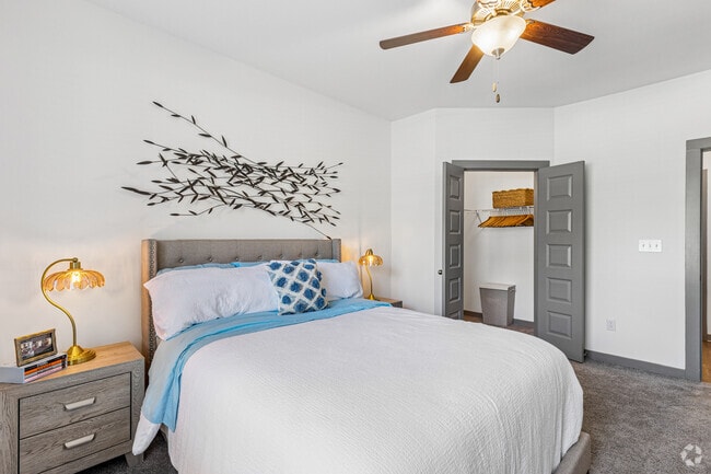 Summit - 1BR, 1BA - 768SF - Bedroom