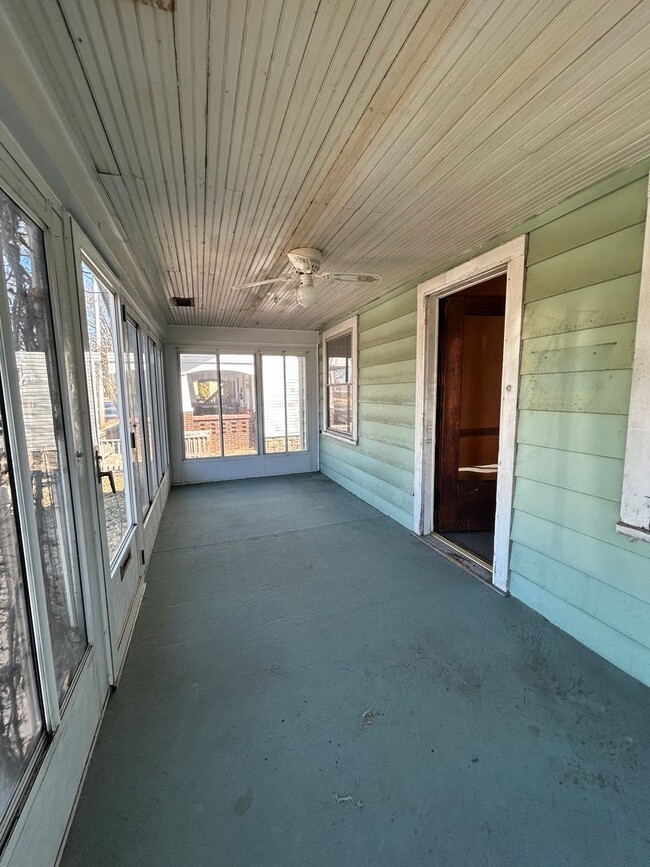 Photo - 3 Bedroom House Available Now!