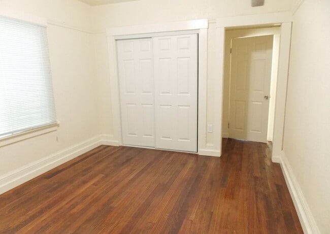 Photo - 856-860 32nd St Unit 858