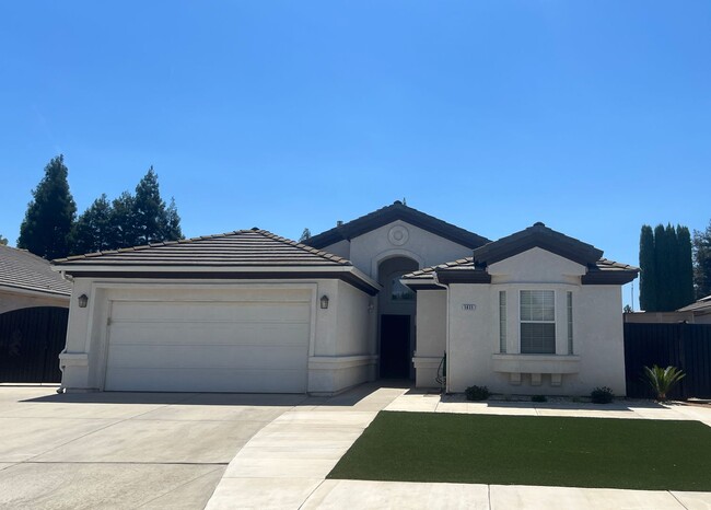 Building Photo - Move-In Ready 3 Bedroom 2 Bath Home in Fresno