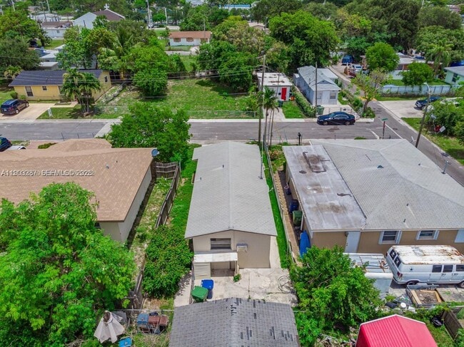 805 NW 3rd Terrace