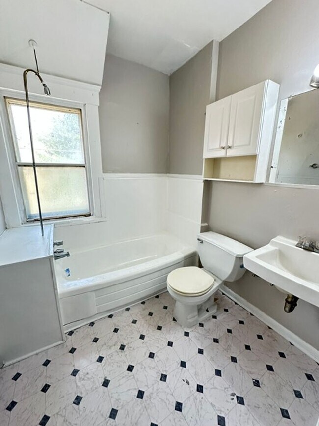 Photo - 1257 E Erie Ave Unit 1257 East Erie Ave