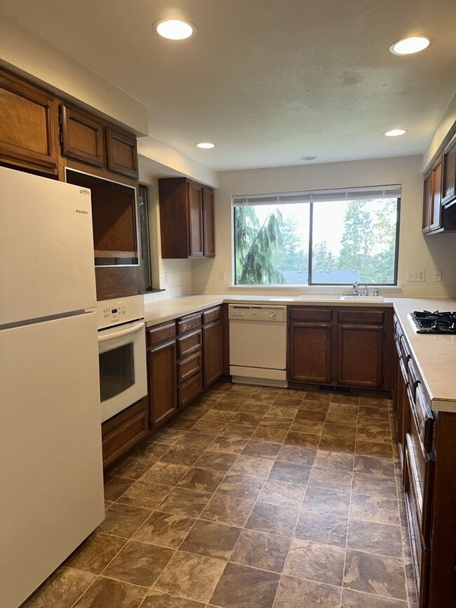 Photo - Pre-Leasing Now! 7 Bed 3 Bath with Bonus Room!