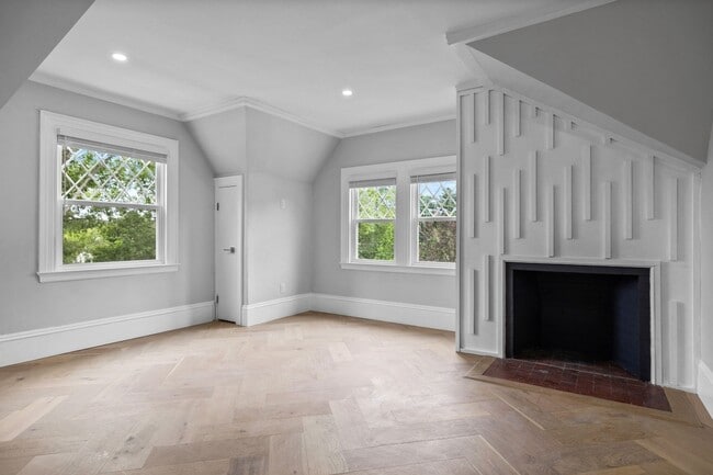 Photo - 476 Heath St