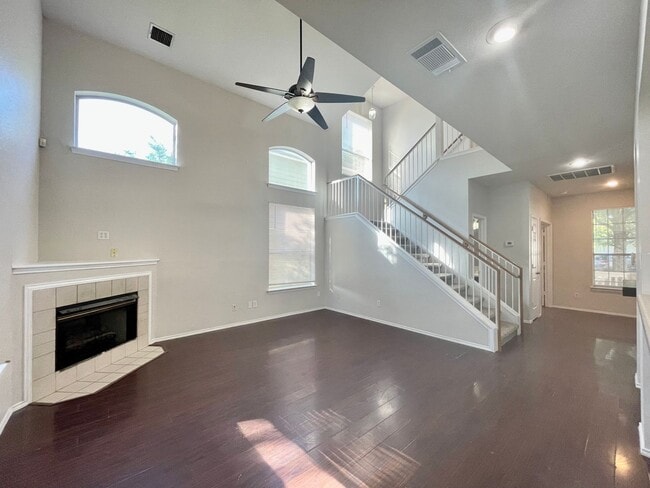 Spacious Home with Multiple Outdoor Living... - Spacious Home with Multiple Outdoor Living...