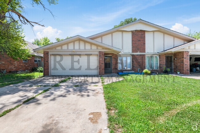 Building Photo - 2203 S Lori Ln Rental